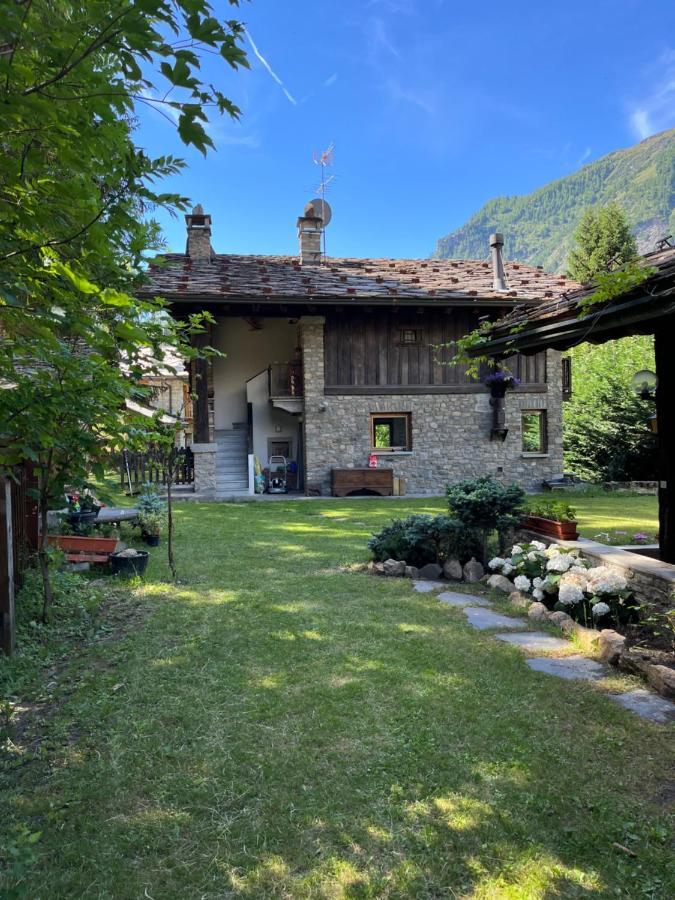 Chalet Blanc "Coeur Sapin" Courmayeur Exteriér fotografie